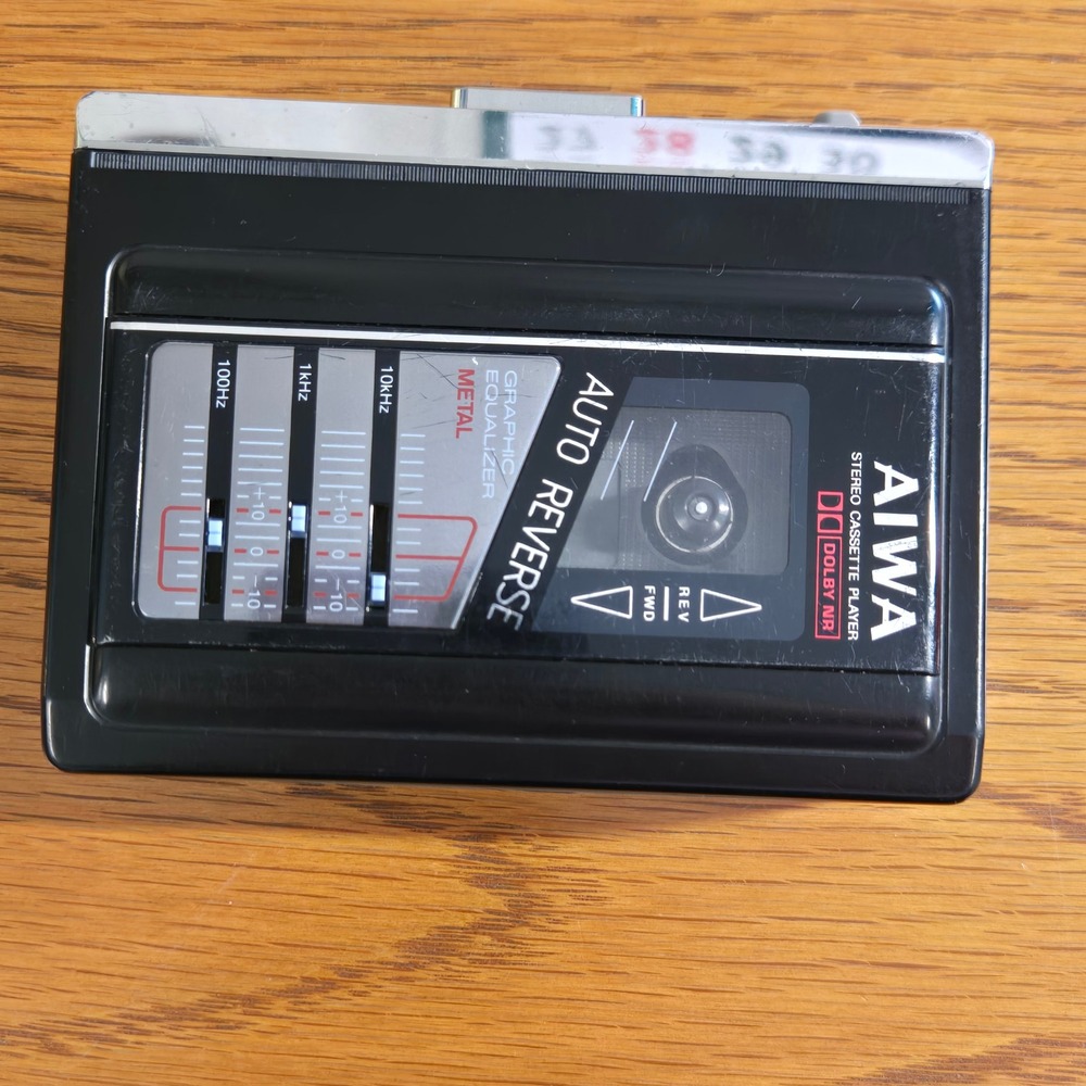 Aiwa HS-G360 Stereo Cassette Player Auto Reverse Graphic Equalizer Works Vintage